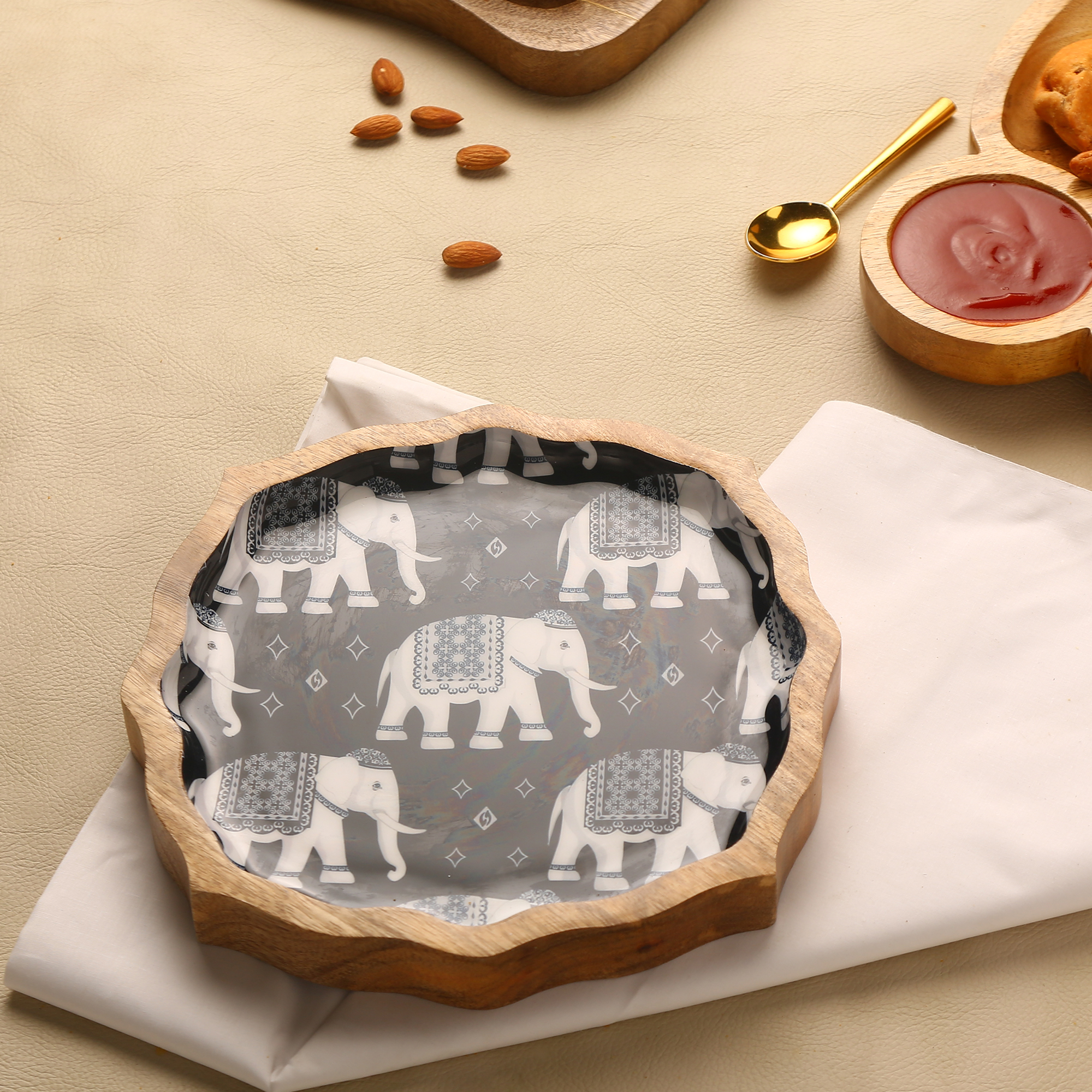 Wooden Platter with Elephant(One Size) - Image 2
